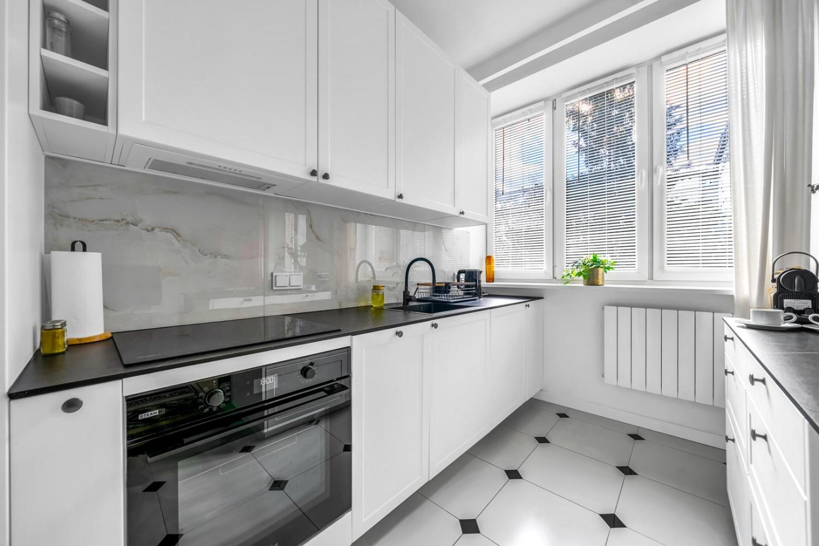 - Workspace & Park Nearby - By Rentujemy Butas Warsaw